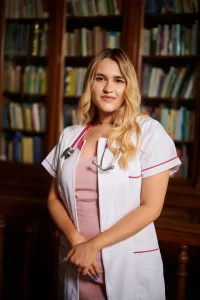 Dr. Iulia Elena Ionescu - medic rezident oftalmolog